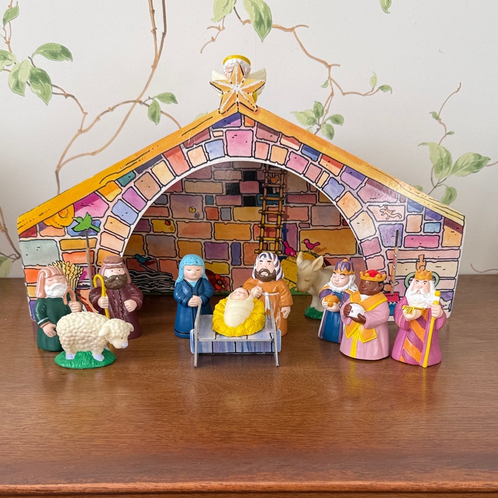 Vintage 90s Child’s Interactive Nativity Scene Set Puzzle Manager - 11 Figurines